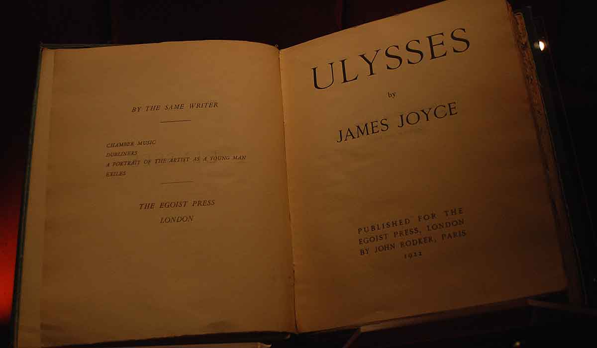 James Joyce's Ulysses was published.
