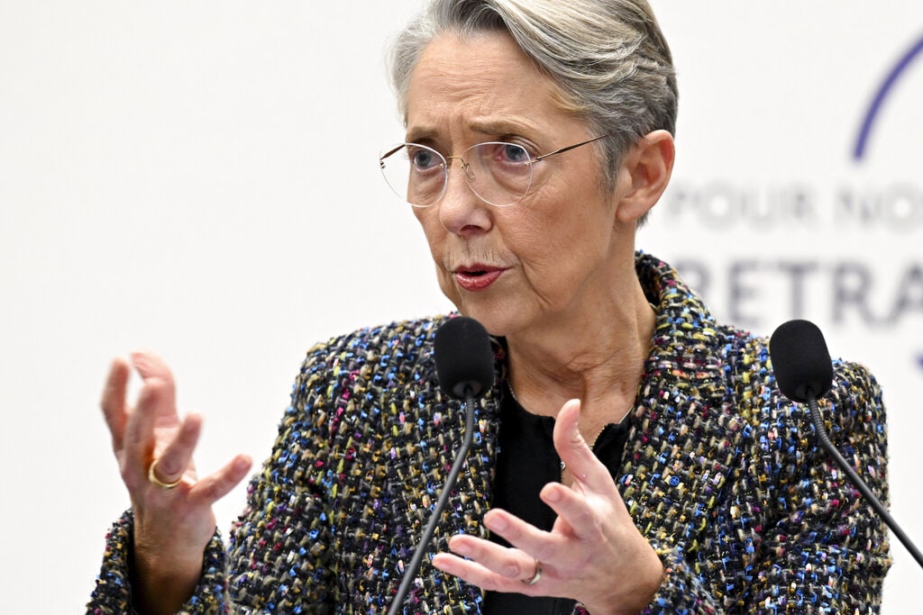 IMAGEFrench Prime Minister Elisabeth Borne delivers her speech during a press conference in Paris, Tuesday, Jan. 10, 2023.